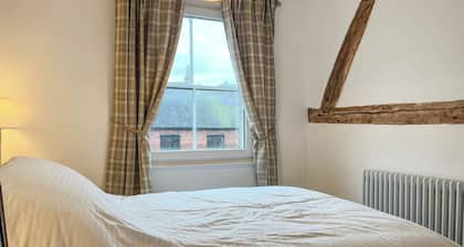 3 bedroom accommodation in Ashbourne
