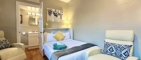 Bügeleisen/Bügelbrett, WLAN, Bettwäsche