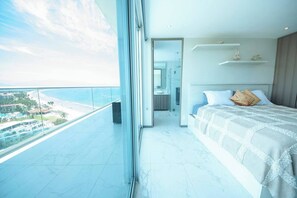 5 bedrooms, iron/ironing board, WiFi, bed sheets