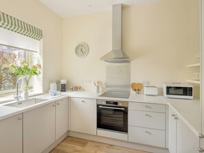 Dishwasher, cookware/dishes/utensils