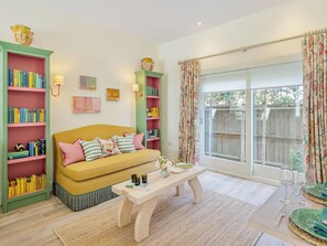 TV - 1 bedroom accommodation in Docking (Docking)