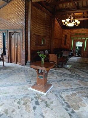 冰箱、炉灶、厨具/餐具