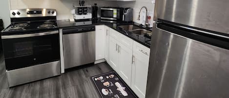 Microones, forn, placa de cuina i rentaplats