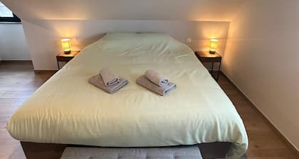 Charming 4-bedroom cottage in brilliant Berlare with WiFi
