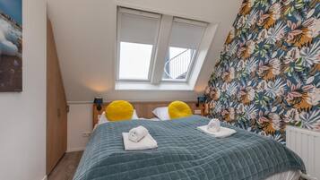 2 bedrooms, bed sheets