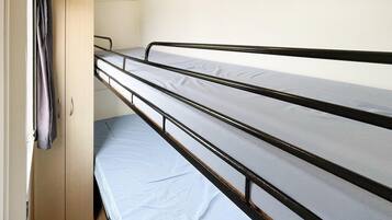 Rumah | 2 kamar tidur dan dilengkapi dengan perabotan berbeda-beda
