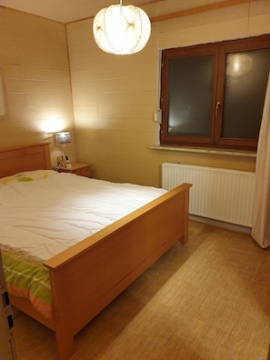 5 slaapkamers, een strijkplank/strijkijzer, gratis wifi