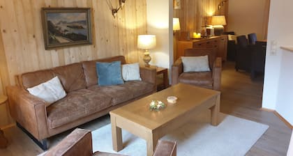 Haus fĂŒr 8 Personen. 5 Schlafzimmern, 2 BĂ€dern, 3 Toiletten mit Garage/Garten .