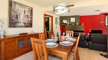 House, 5 Bedrooms, Terrace | Dining