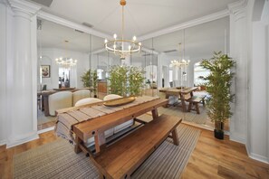 Dining - Stylish Naples Home  Lake Views (Naples)