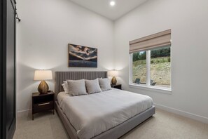 7 habitaciones, tabla de planchar con plancha, wifi y ropa de cama 