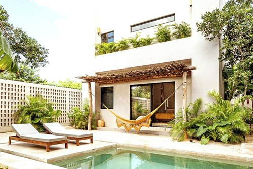 Exclusive Chic VillaΔ Pool, Rooftop Views& Privacy