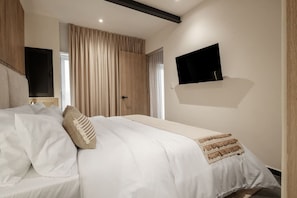 1 habitación, tabla de planchar con plancha, wifi gratis y ropa de cama