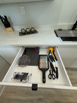 Microwave, oven, stovetop, coffee/tea maker
