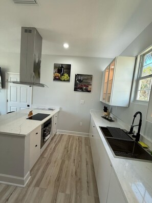 Microwave, oven, stovetop, coffee/tea maker