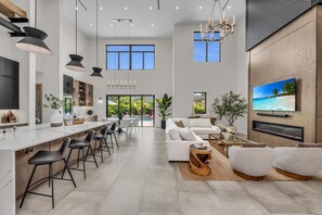 Smart TV, fireplace, stereo
