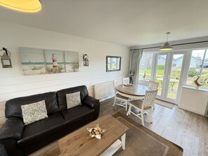 Smart TV, table tennis