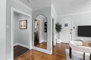 Interior - Marvelous Newly Renovated 1BR/1BA Near Lakeview (Chicago)