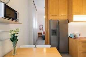 Appartement, non-fumeurs | Cuisine privée | Cafetière/bouilloire, bouilloire électrique, grille-pain, plancha