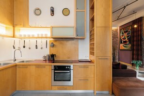 Apartment, Non Smoking | Private kitchen | Coffee/tea maker, electric kettle, toaster, griddle - Native Apartments Krupnicza 7 (Kraków)