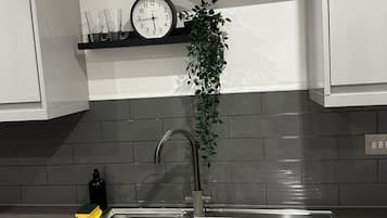 Appartamento | Cucina privata | Frigorifero, microonde, forno, piano cottura