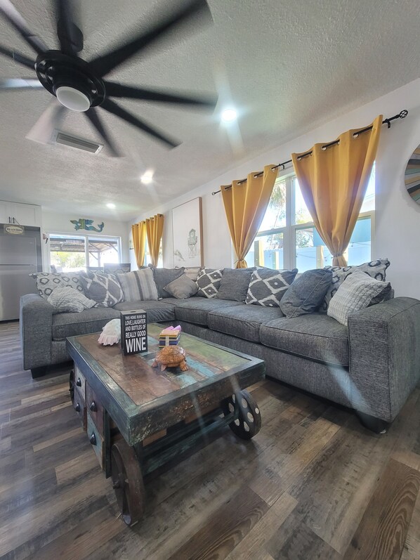 Smart TV, video games