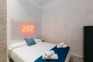 1 chambre, fer et planche à repasser, Wi-Fi, draps fournis