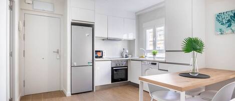 Fridge, microwave, oven, coffee/tea maker