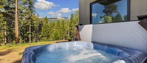 Bañera de hidromasaje al aire libre