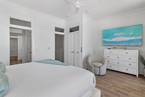 5 habitaciones, tabla de planchar con plancha y cuna de viaje 