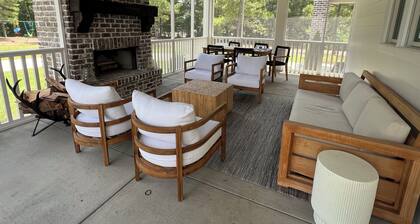 Water and Golf coarse view. In Charming North Augusta.