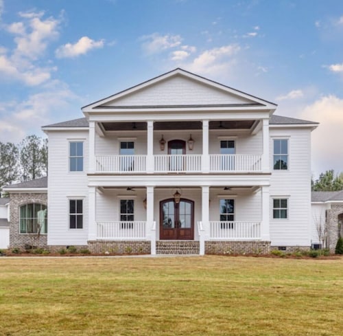 Water and Golf coarse view. In Charming North Augusta.