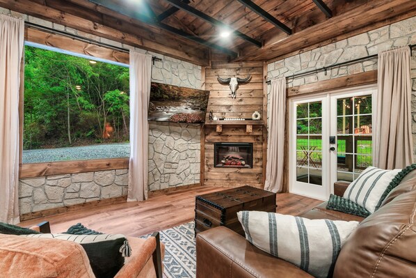 Smart TV, fireplace, video games