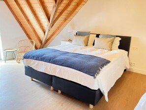 3 soverom, strykejern/-brett, wi-fi og sengetøy