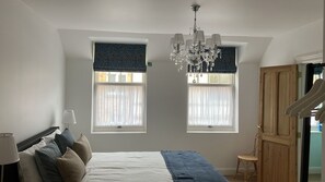 3 soverom, strykejern/-brett, wi-fi og sengetøy