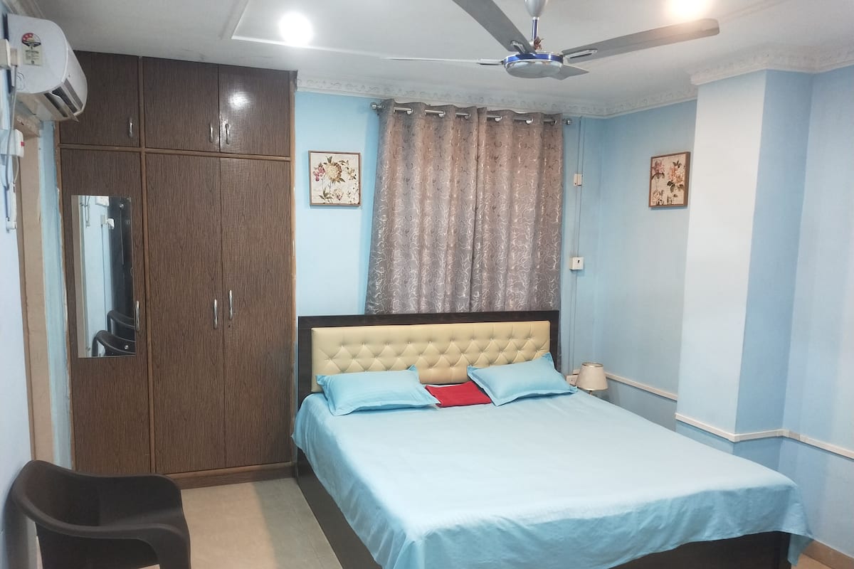 Classic Apartment, Courtyard View | 2 bedrooms, desk, laptop workspace, free WiFi