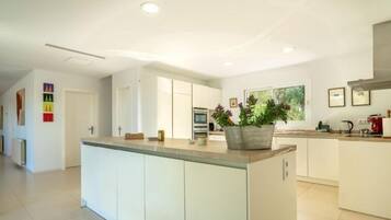 Villa, 6 Bedrooms, Terrace | Private kitchen