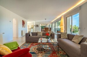 Vil·la, 6 dormitoris, terrassa | Sala d'estar
