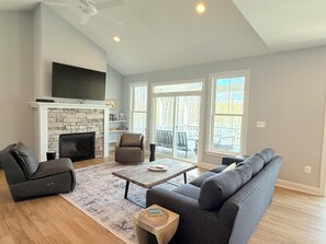 Smart-tv en een open haard