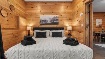 5 bedrooms, desk, iron/ironing board, travel cot