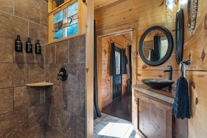 Shower, towels - Luxury Cabins Hot Tub, Trails, 2 Ponds & Waterfall (Cashiers)