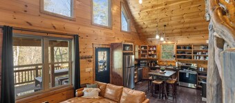 Luxury Cabin Hot Tub Private Trails Pond Waterfall