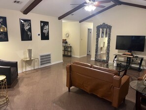 智能电视、乒乓球