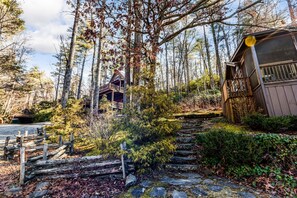 Property grounds - Cozy Mountain Retreat with Private Trails & Ponds (Cashiers)