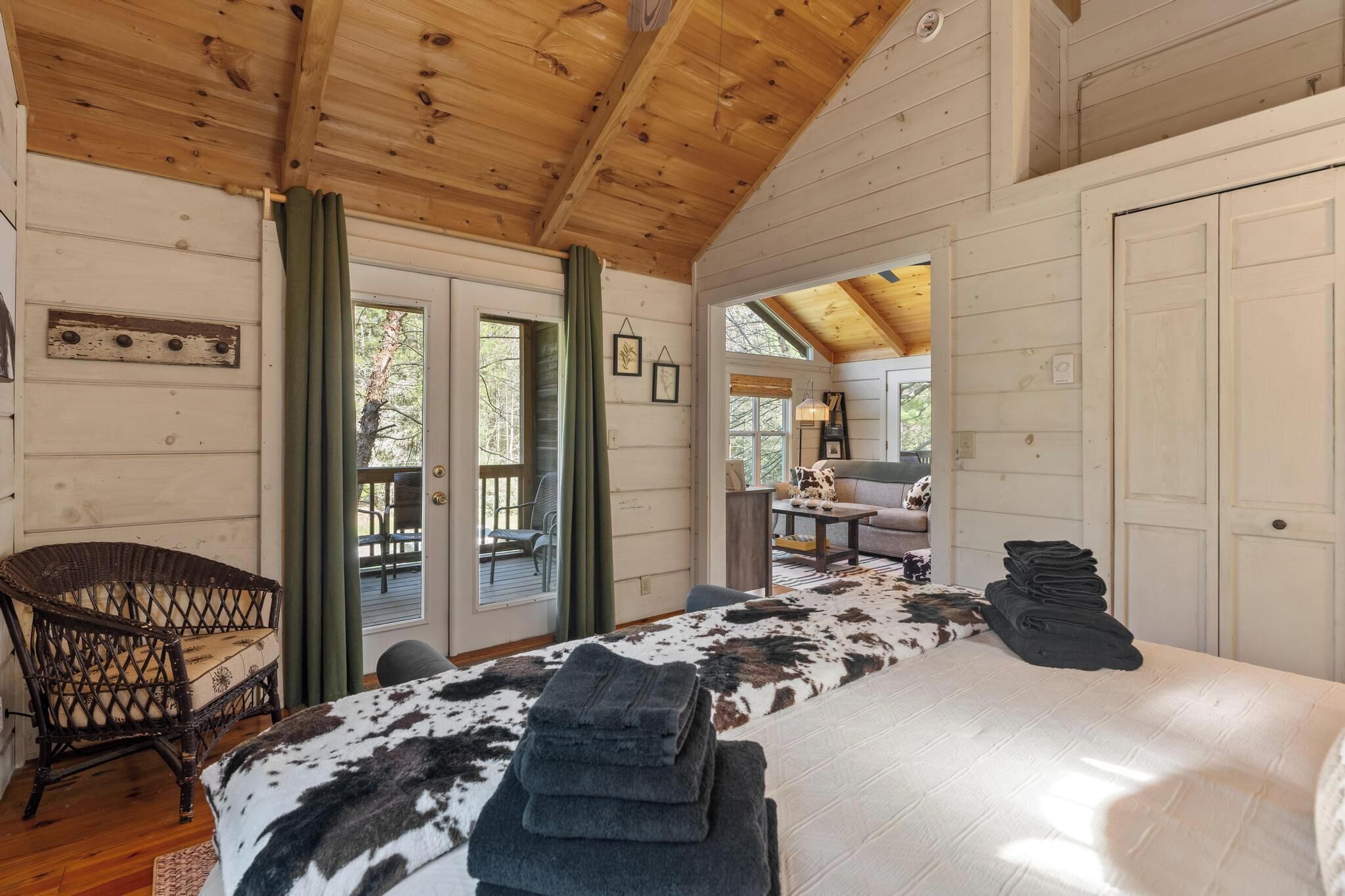 1 bedroom, iron/ironing board, travel crib, free WiFi