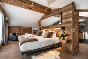 Room - Wifi, 100m from resort center, 6th floor, view exceptional/ski slopes/mountain, fitness, sauna (Courchevel)