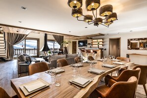 Dining - Wifi, 100m from resort center, 6th floor, view exceptional/ski slopes/mountain, fitness, sauna (Courchevel)