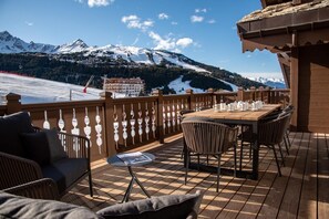 Outdoor dining - Wifi, 100m from resort center, 6th floor, view exceptional/ski slopes/mountain, fitness, sauna (Courchevel)