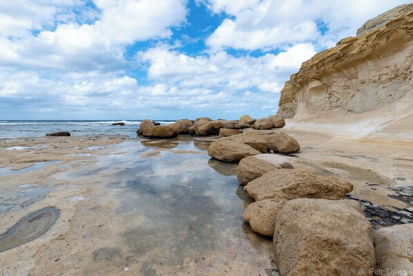 Beach - Farmhouse in Sannat Gozo.-Private pool-bbq-fireplace for special moments. (Ta' Sannat)
