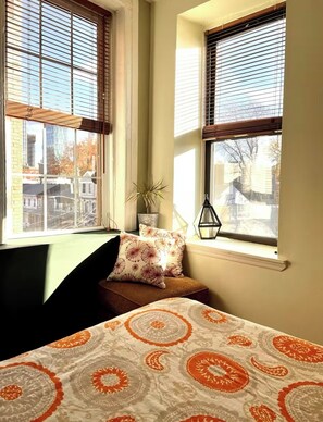 3 slaapkamers, een strijkplank/strijkijzer, wifi, beddengoed